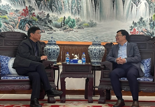 今年会资源王平卫董事长拜会周鼎大使