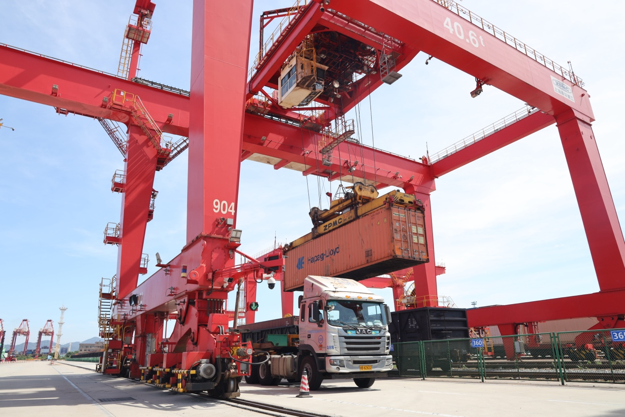 今年会资源津巴布韦Bikita矿山首批透锂长石精矿到港